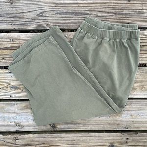 Catherines Olive Green Elastic Capri Leggings